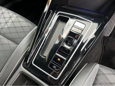 2024 Volkswagen Golf - photo 16