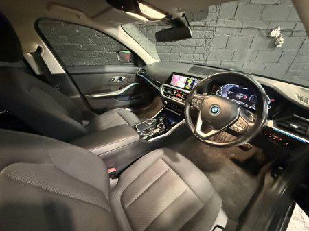 2022 BMW 3-Series - photo 10