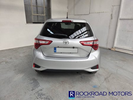 2018 Toyota Vitz - photo 3
