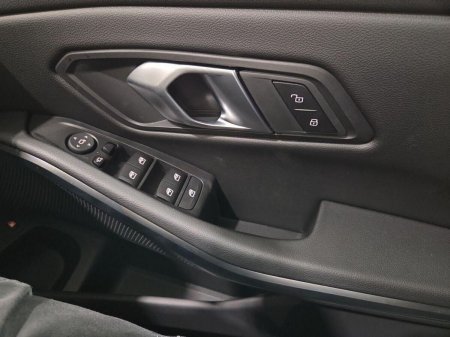 2026 BMW 3-Series - photo 23
