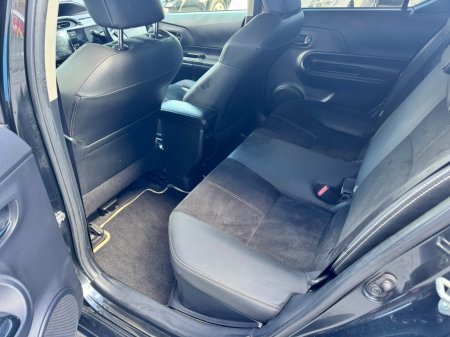 2015 Toyota Aqua - photo 7