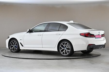 2023 BMW 5-Series - photo 5