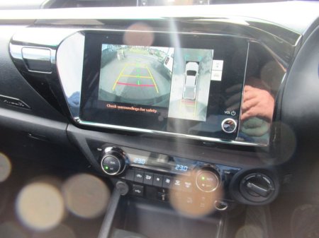 2025 Toyota Hilux - photo 7