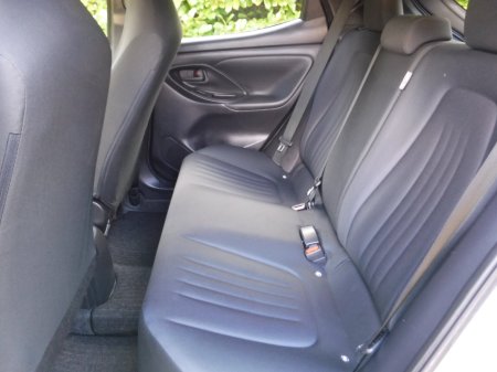 2020 Toyota Yaris - photo 10