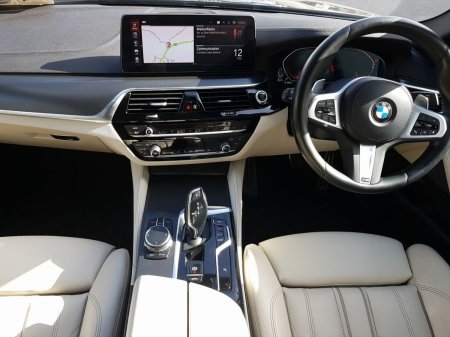 2023 BMW 5-Series - photo 4