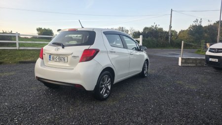 2016 Toyota Yaris - photo 3
