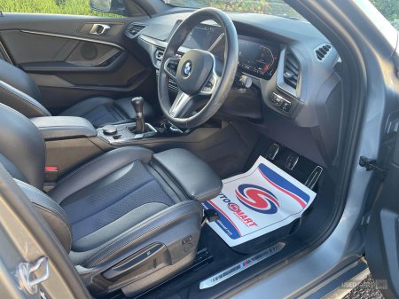 2024 BMW 1-Series - photo 6