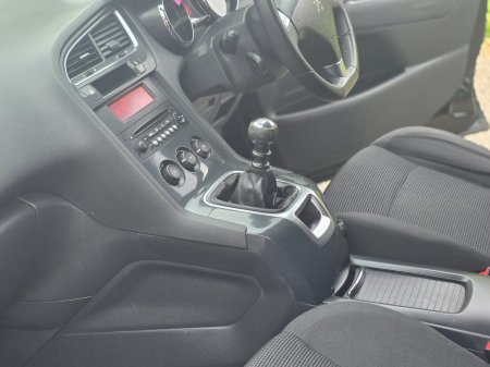 2016 Peugeot 5008 - photo 8