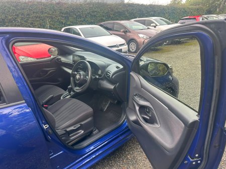 2021 Toyota Yaris - photo 12
