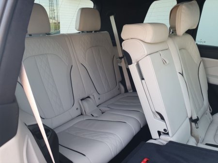 2020 BMW X7 - photo 26