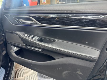 2017 BMW 7-Series - photo 18