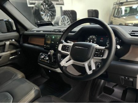 2025 Land Rover Defender - photo 11
