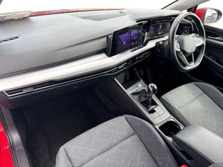 2024 Volkswagen Golf - photo 2