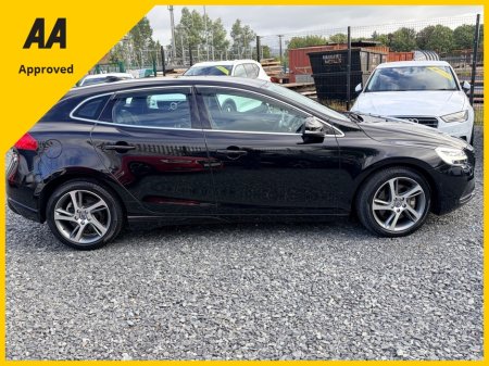 2019 Volvo V40 - photo 2