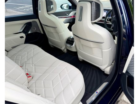 2023 BMW 7-Series - photo 23