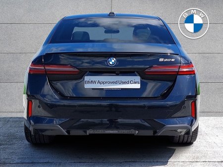 2024 BMW 5-Series - photo 15