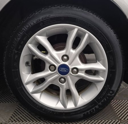 2015 Ford Fiesta - photo 9