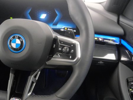 2026 BMW 5-Series - photo 17