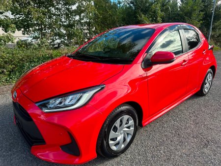 2022 Toyota Yaris - photo 2