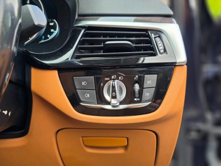 2017 BMW 5-Series - photo 11