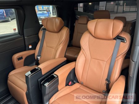 2025 Toyota Alphard - photo 14