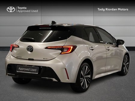 2026 Toyota Corolla - photo 2