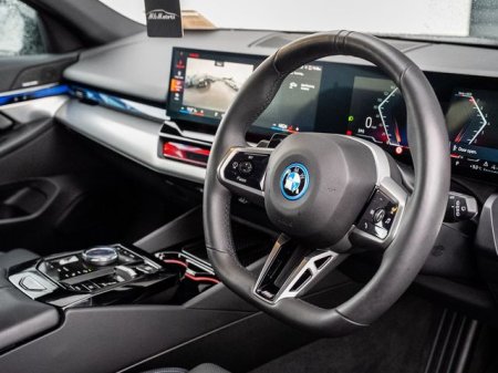 2024 BMW 5-Series - photo 7