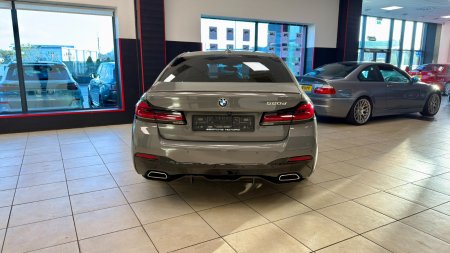 2022 BMW 5-Series - photo 6
