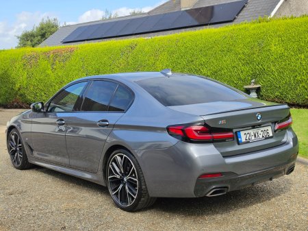 2022 BMW 5-Series - photo 4