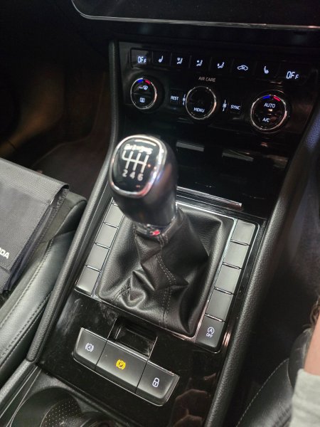 2017 Skoda Superb - photo 18
