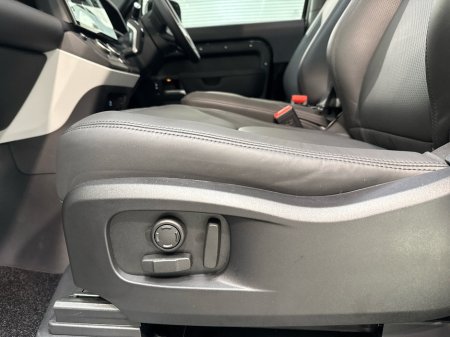 2026 Land Rover Defender - photo 20