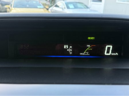 2014 Toyota Prius - photo 16