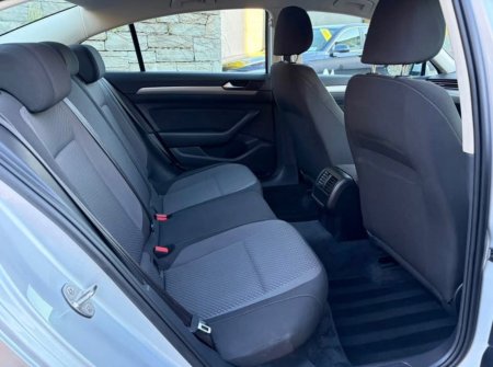 2017 Volkswagen Passat - photo 19