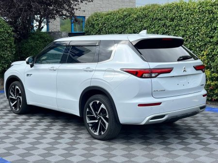 2023 Mitsubishi Outlander - photo 6