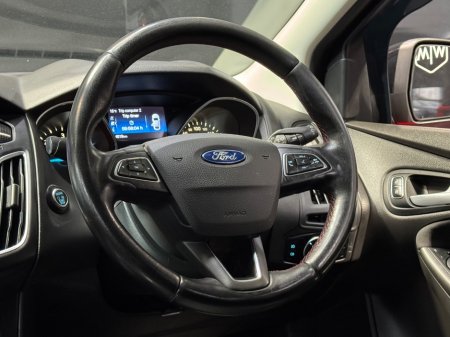 2016 Ford Focus - photo 14