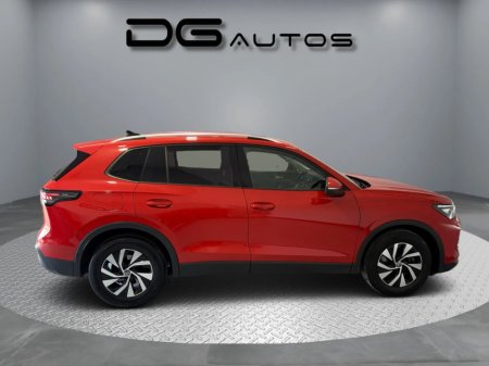 2024 Volkswagen Tiguan - photo 2