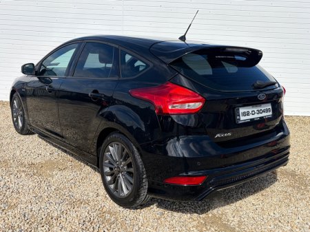 2016 Ford Focus - photo 2
