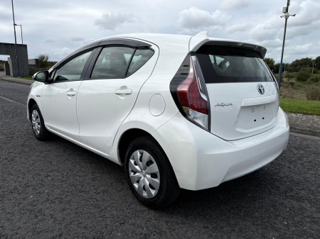 2015 Toyota Aqua - photo 5