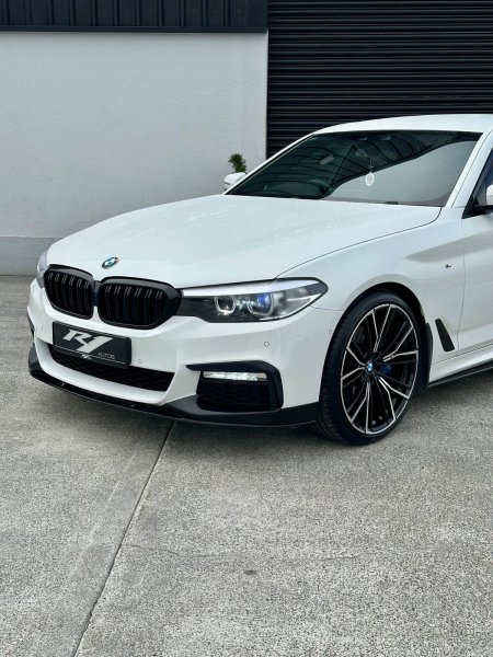2017 BMW 5-Series - photo 2
