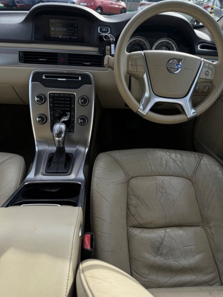 2012 Volvo 80 Series - photo 11