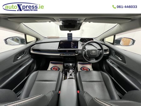 2024 Toyota Prius - photo 2
