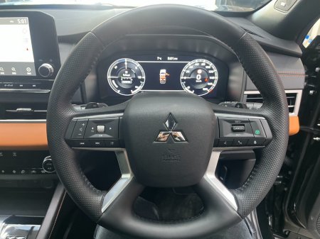 2024 Mitsubishi Outlander - photo 10