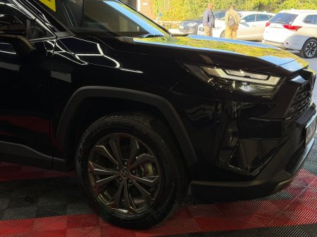 2025 Toyota RAV4 - photo 15
