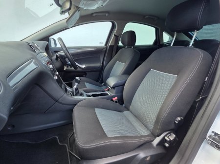 2013 Ford Mondeo - photo 14