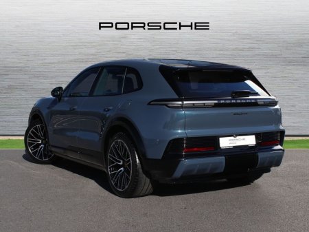 2026 Porsche Cayenne - photo 2