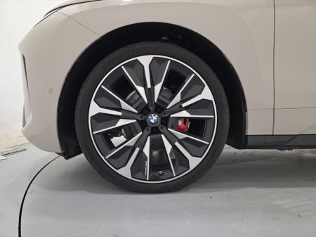 2026 BMW iX - photo 14