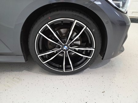 2022 BMW 3-Series - photo 7