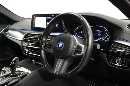 2022 BMW 5-Series - photo 16