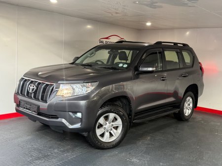2018 Toyota Land Cruiser - photo 2