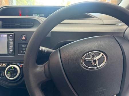 2021 Toyota Aqua - photo 13